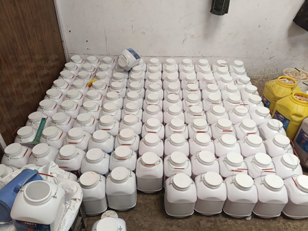 Gujarat food unit sealed over sauce-like food product; 2,000 kg of stock prohibited