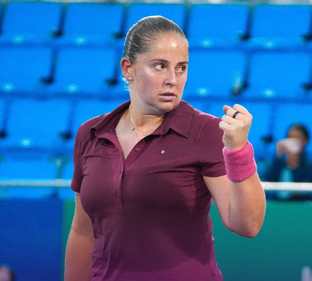 Ostapenko saves two set points to beat Shnaider, sails into Wuhan SFs