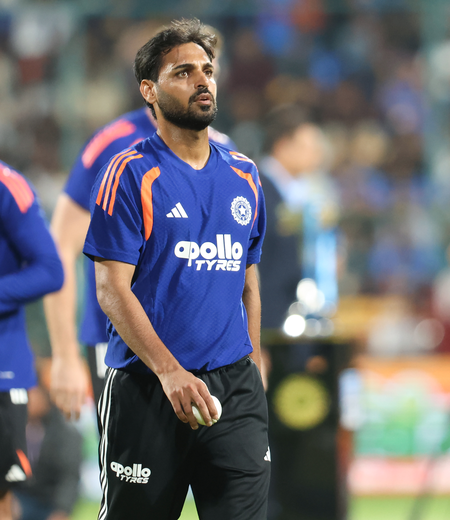 Age shouldn’t matter if you’re good enough, says Kartik on Bhuvneshwar’s recall