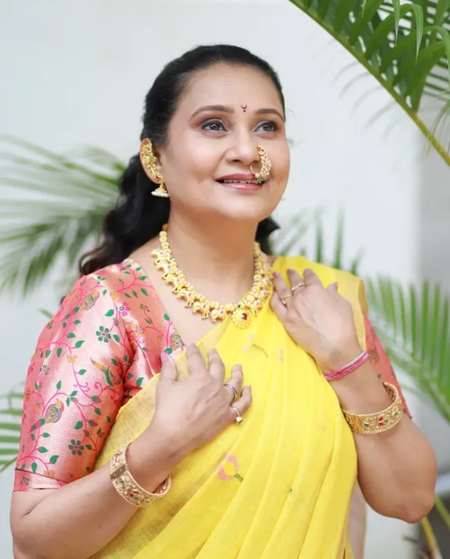 Priya Berde lauds Madhuri Dixit for preserving her dignity in Bollywood: Proud to see Marathi girl make a big name