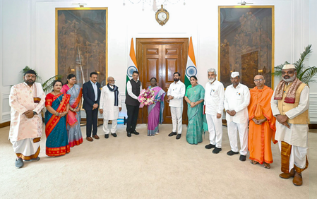 Maha govt invites Prez Murmu to Simhastha Kumbh Mela flag hoisting