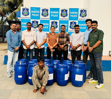 Gujarat cops raid flat, seize 243 kg of narcotics worth Rs 1.21 crore