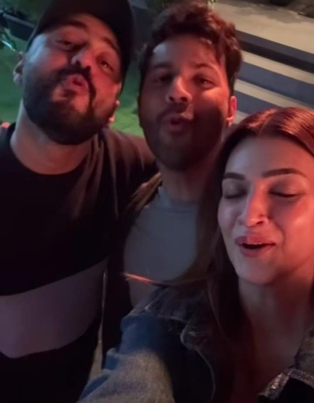 Kriti Sanon reunites with her ‘Bhediya’ co-star Varun Dhawan: Stay Tuned