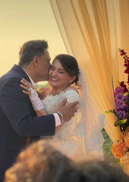Balika Vadhu fame Smita Bansal renews wedding vows with husband Ankush on 25th anniversary, opts for white wedding