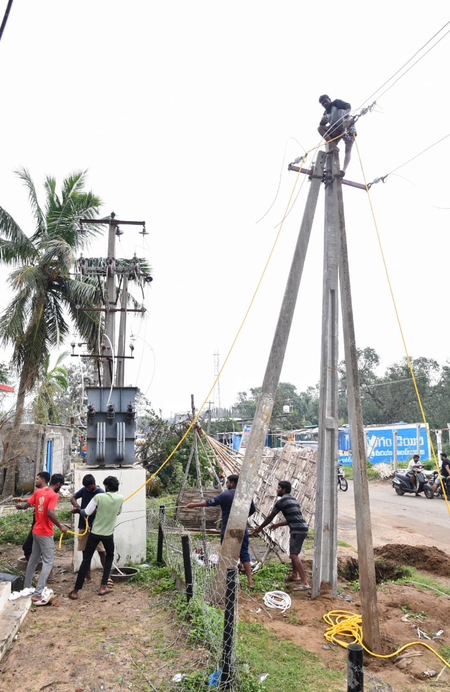 Andhra steps up efforts to restore normalcy in cyclone-affected districts