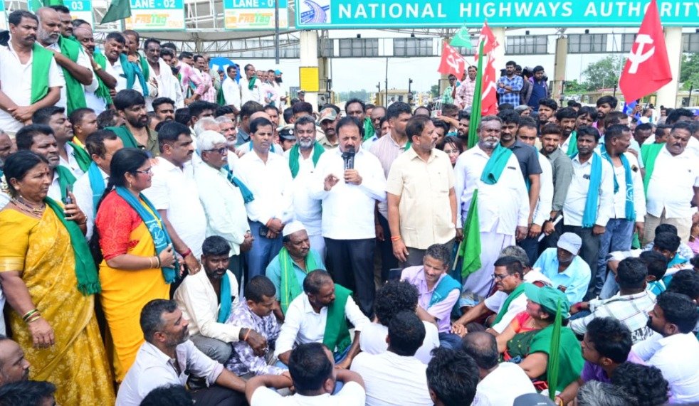 Karnataka Will Stand by Farmers, Says Minister Chaluvarayaswamy