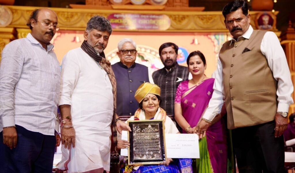 CM inaugurates Mysuru Dasara cultural programmes, honours singer Nagamani Srinath